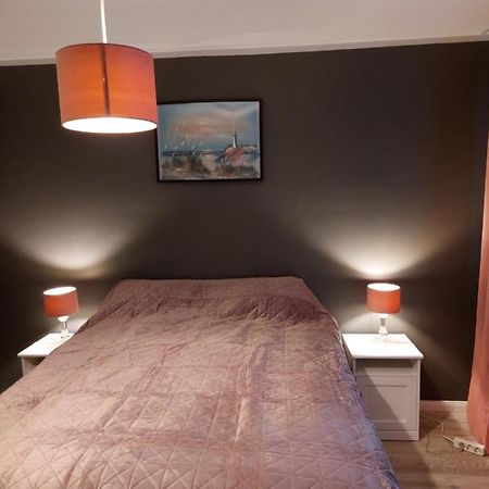 Apartment Near The Airport Njarthvik エクステリア 写真
