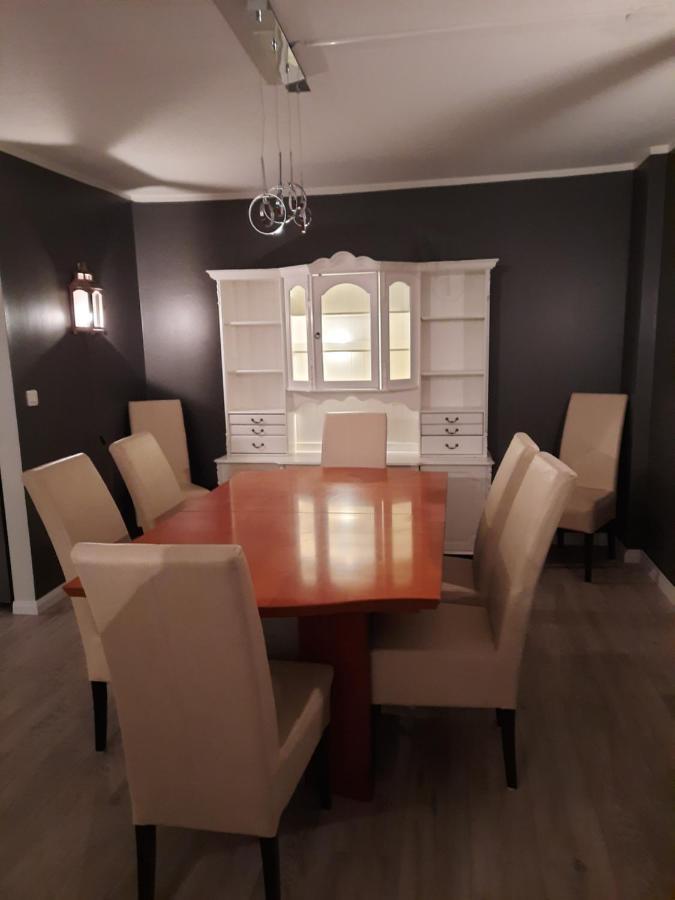 Apartment Near The Airport Njarthvik エクステリア 写真