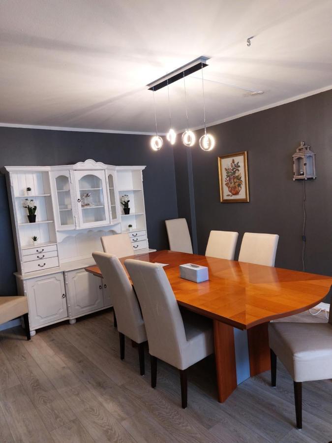Apartment Near The Airport Njarthvik エクステリア 写真