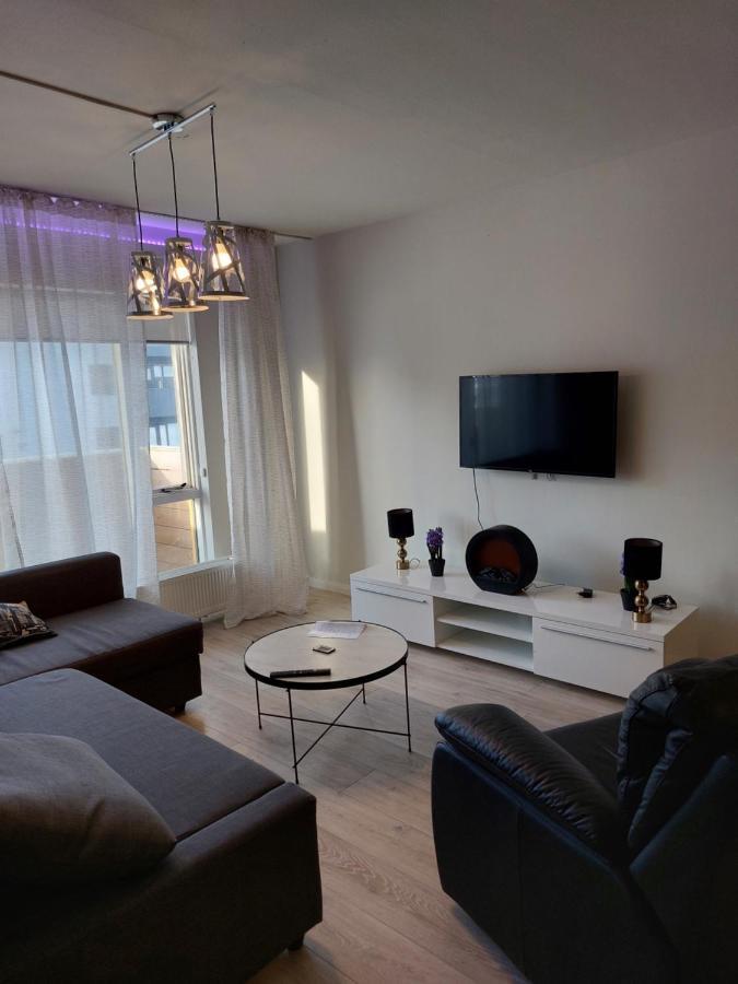 Apartment Near The Airport Njarthvik エクステリア 写真